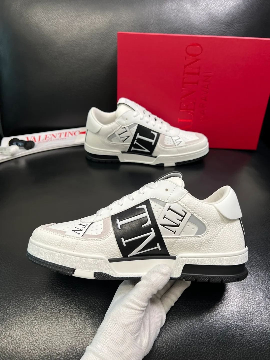 Men's shoes 💰660 VALENTINO High quality top craftsmanship Valentino, sports sneakers counter synchronization, uppers imported from Italy, high-quality splicing colorful complex crafts, imported cowhide lining soft and comfortable, soles: original soles specially provided by the original factory, T men's shoes 💰U exclusive movable molded soles super comfortable, original factory and single goods, welcome to compare, couple size 39-44 (customized 45)